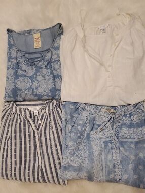 BUNDLE OF 4 Light Blue Floral Lace-Up Peasant Top - Unbranded